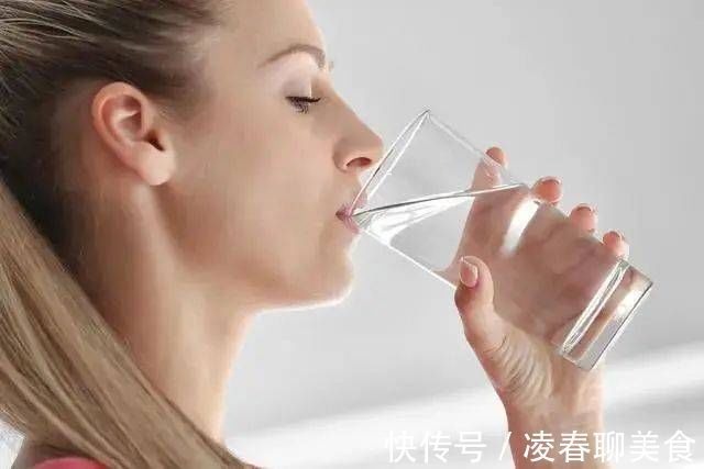 肝气郁结|肝不好的人，睡觉时会有4种表现，若没有，肝脏还算健康！