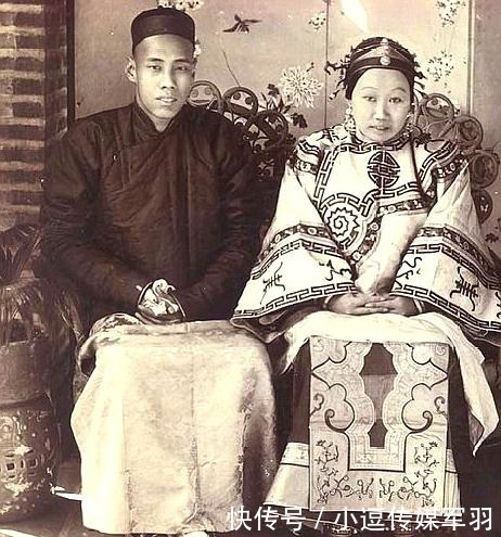 夫妻|清朝无美女？5张晚清夫妻合影直接打脸，最后让人心动