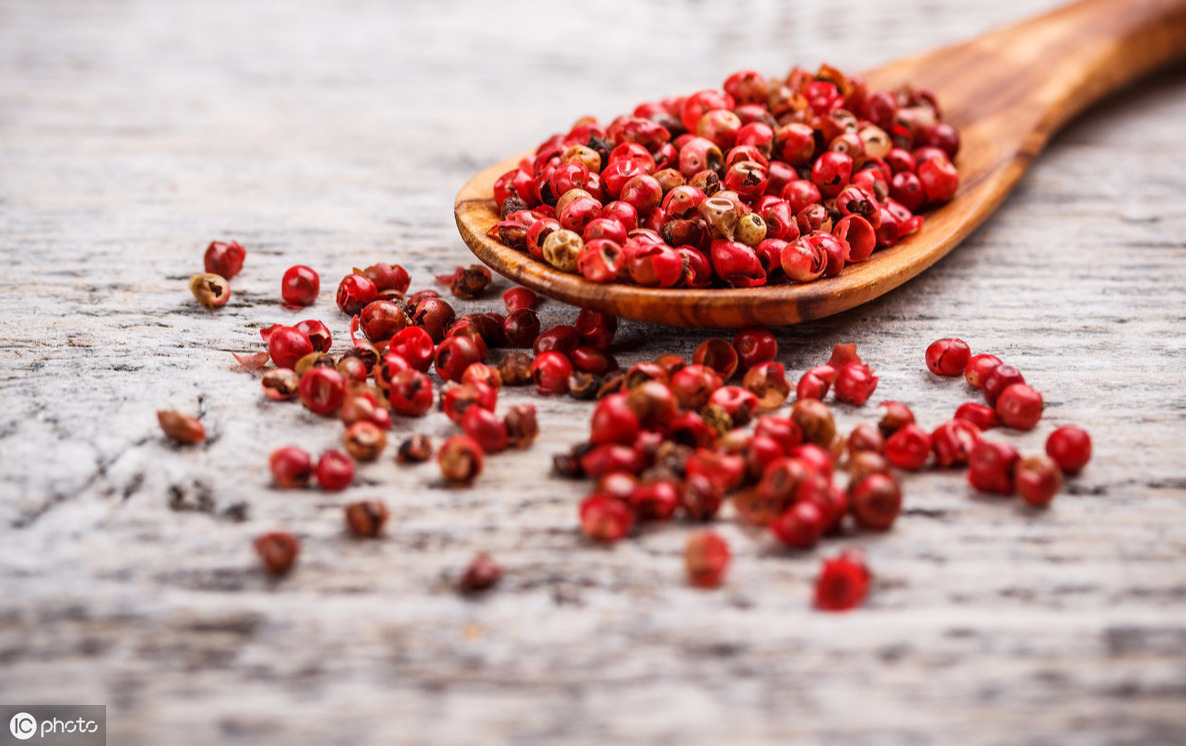 晚上睡觉前,试试把“花椒”放肚脐里,3大惊喜变化不请自来