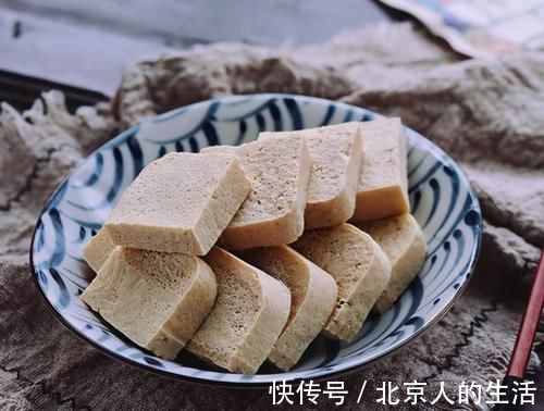 蜂窝|自制冻豆腐时,记住“先煮后冻”,冻豆腐蜂窝大有韧劲,不粘连