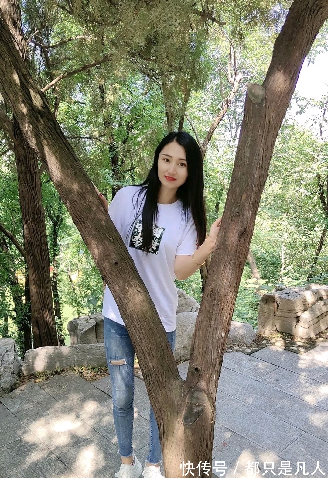 竹兰#岁月无痕弹指去,唯留诗句叹鬓花