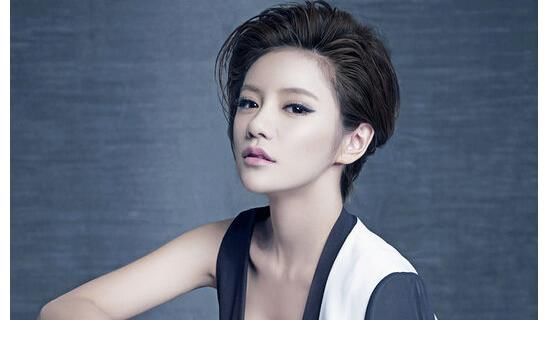 浙江衛(wèi)視|知名女主持現(xiàn)場(chǎng)失誤，為啥張國(guó)立硬是60分鐘沒轉(zhuǎn)頭？