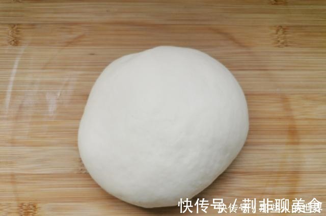 无需发面，家常烙饼这种做法，外酥里软层次分明，放凉了都不硬