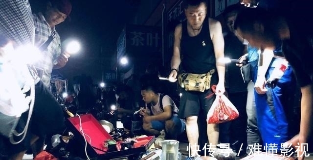 中兴路|重庆“天光墟”凌晨开张，不强买强卖，不退不换，淘宝靠火眼金睛