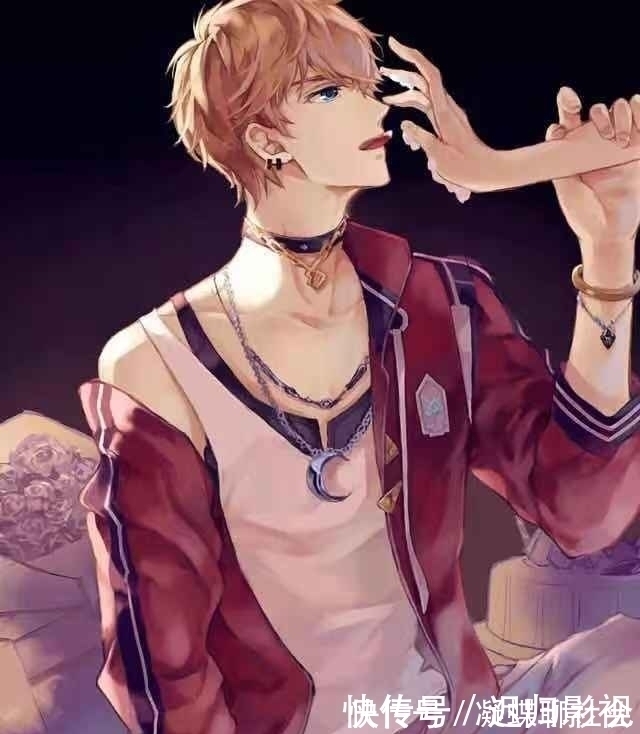 君兮兮&快穿:《我成了大佬的黑月光》咸鱼宿主VS偏执反派,剧情在崩坏