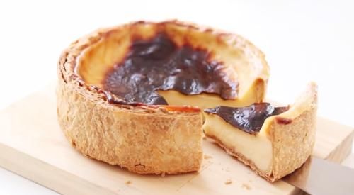  法式蛋奶派，酥脆派皮配上蛋白糊，细腻香甜如牛奶般丝滑