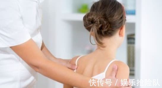 生活环境|宝宝体检被查出“脊椎变形”,只因为妈妈的这个行为,注意了