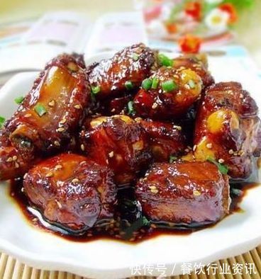 几道家常菜，色香味俱全，吃一口就非常满足