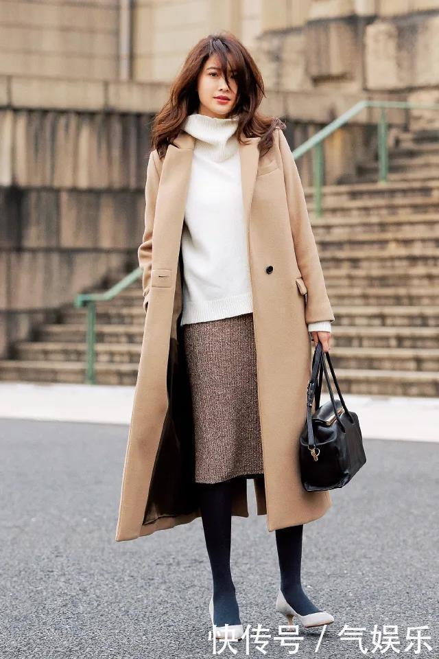 “大衣+羊绒衫”真的太高级,精致女人都爱这么穿,上身就是气质