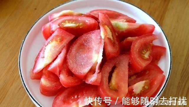 家常|晒晒中午饭,四菜一汤,主食跟菜一起出,家常味道,做法超简单