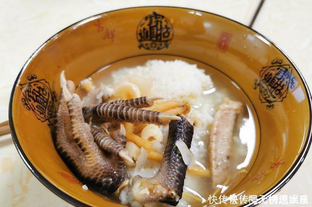 自家养的老土鸡,这样的做法,好吃到放不下碗,妈妈太厉害,太赞