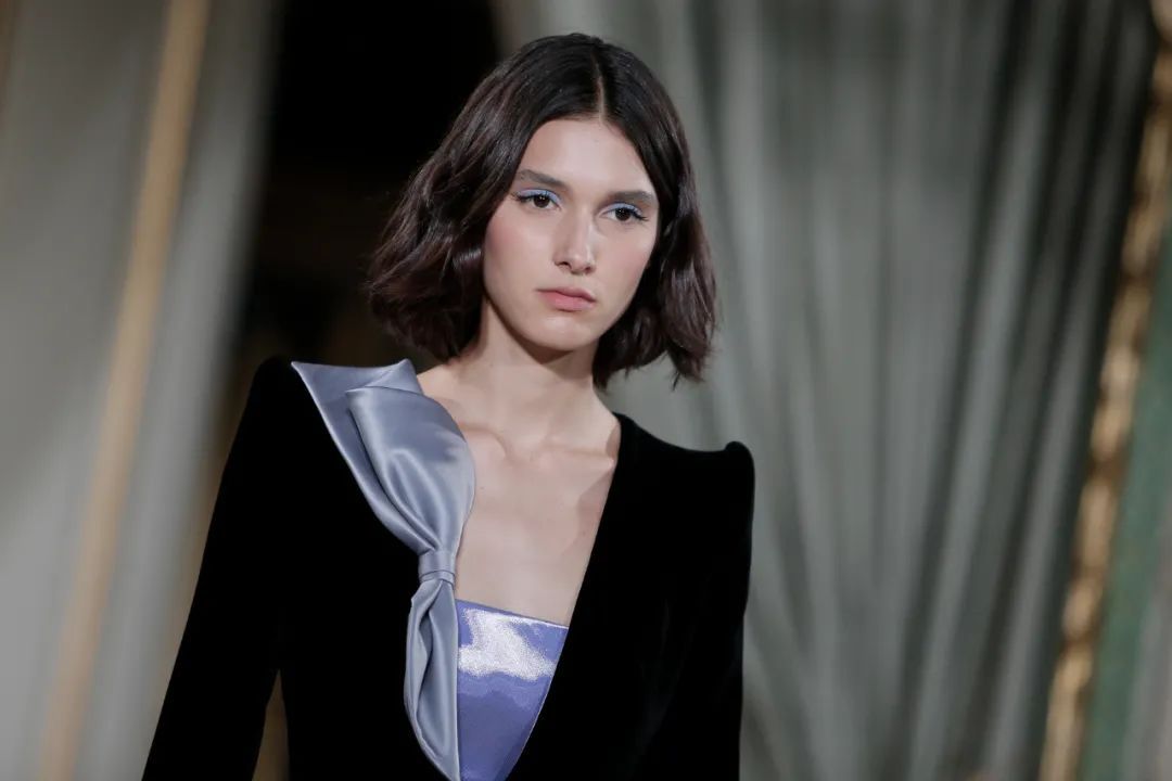 87岁的阿玛尼老爷子，依然是把高级做得最优雅的人|T型台 | shine