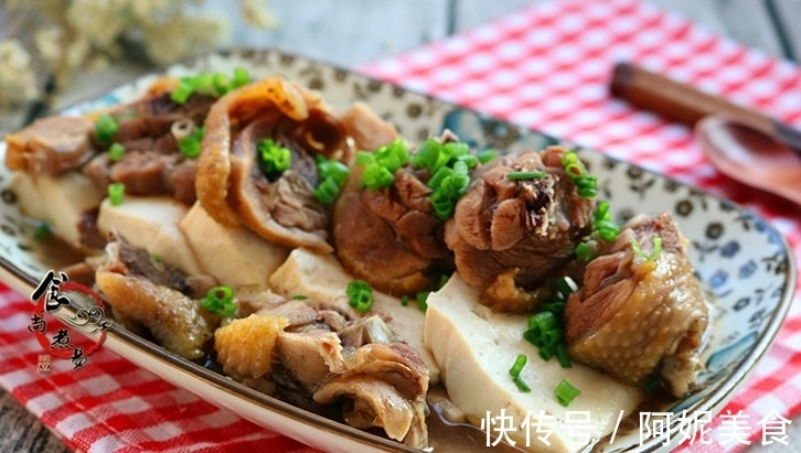 腌制|豆腐此做法,很多人不懂,蒸一蒸香嫩营养,荤素搭配很下饭