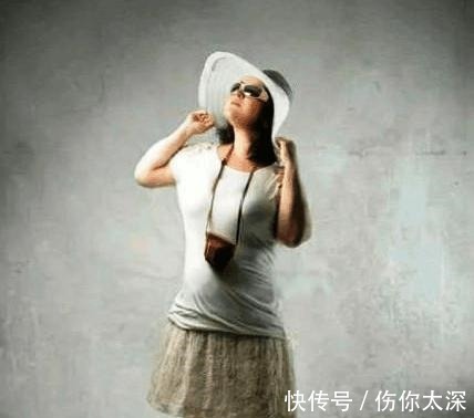 |搞笑PS系列, 把两个人p的靠近一点看上去像情侣, 大神 被发现了!