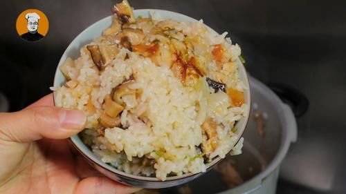 超简单的萝卜焖饭，我家午餐就爱这样吃，饭菜一锅搞定