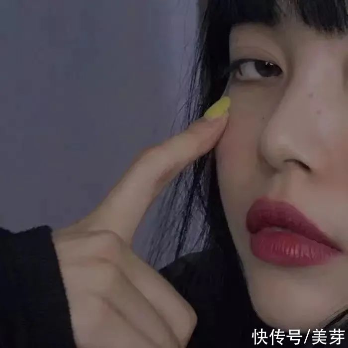 今年的七月是夏日迟迟 树影流动|今日头像 | 树影