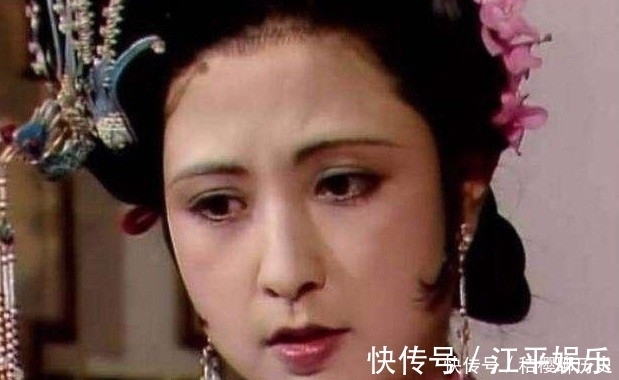 惕然|贾琏与鲍二家的对话,道出可怕秘密,贾府盼着王熙凤早死