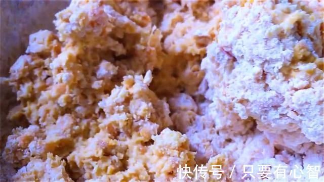 偷吃|红薯这样太解馋了,软糯香甜不沾牙,刚出锅就忍不住偷吃了,真香