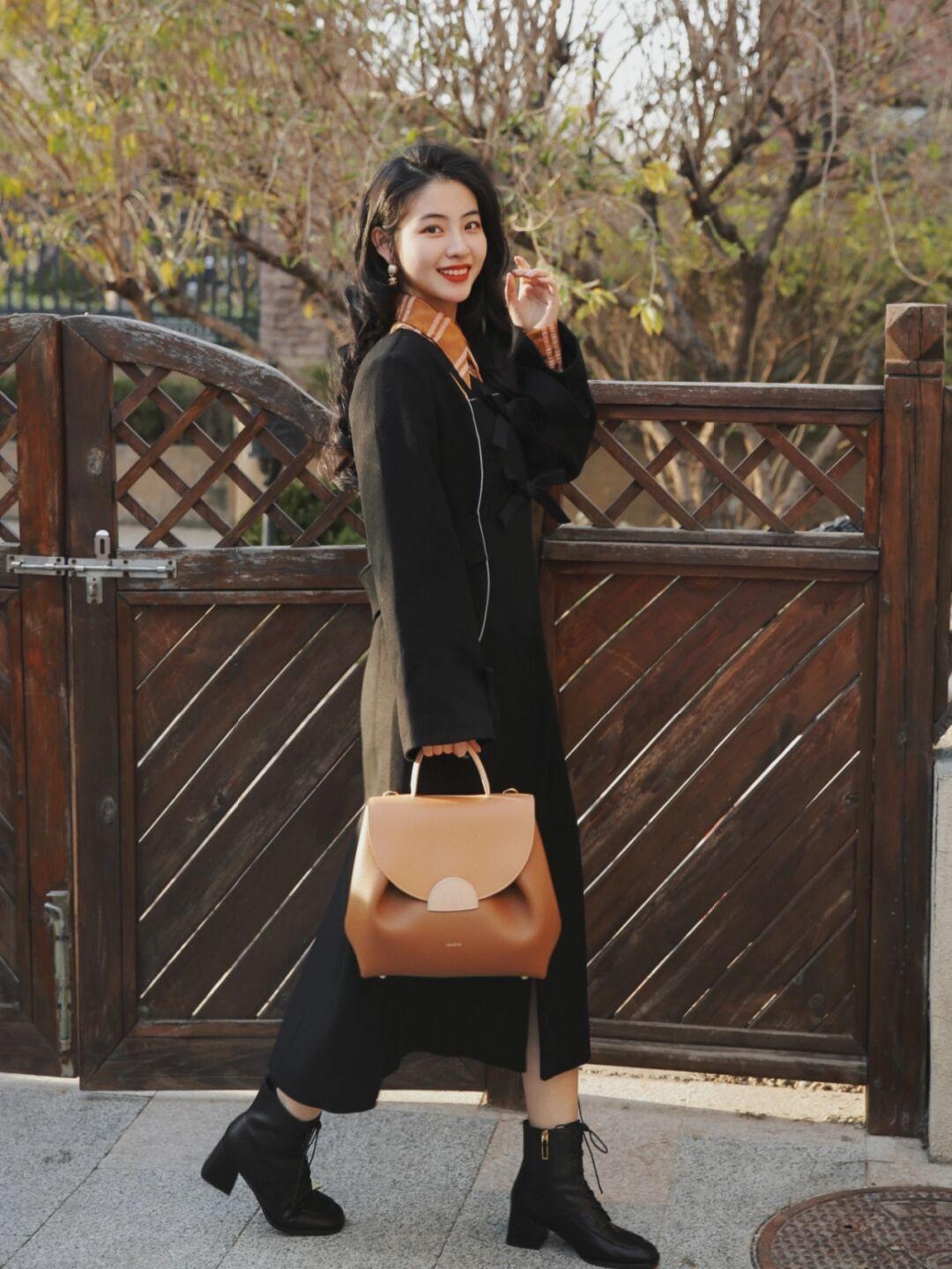 优雅|见过世面的女人,衣橱里都少不了“大衣”,时尚优雅又能提气质