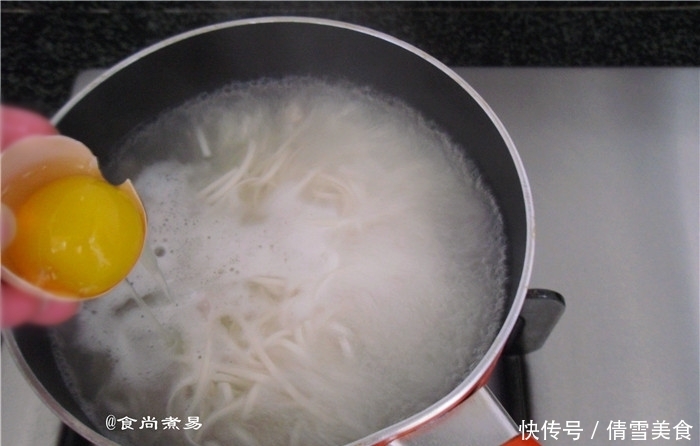 这几样食材搭配煮面,营养丰富汤很鲜,补气血,早餐常备