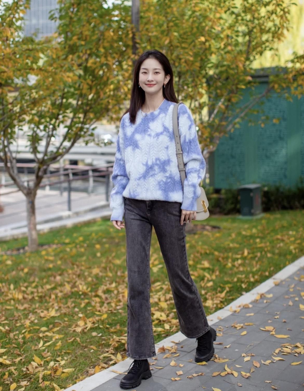 百搭 初冬还是要学一学毛衣搭配，简约高级还暖和，时髦百搭不挑人