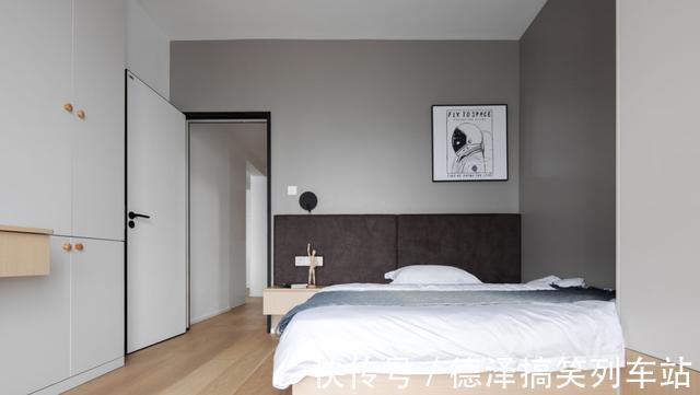柜子|越来越多人给客厅设计柜子，沙发离墙摆放后，真的超实用