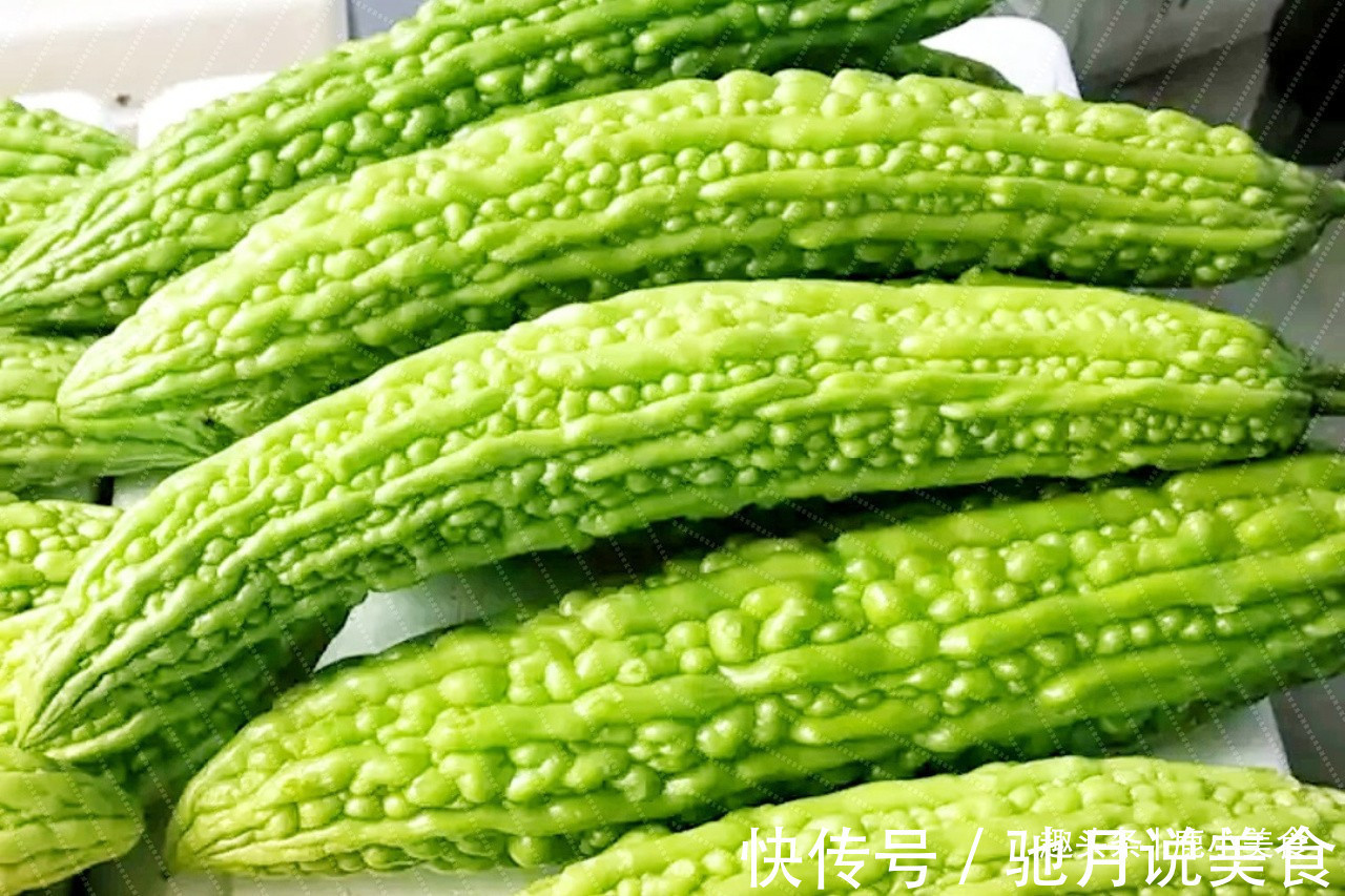 35℃高温还上火,我建议你多吃苦瓜!清热败火,营养消暑