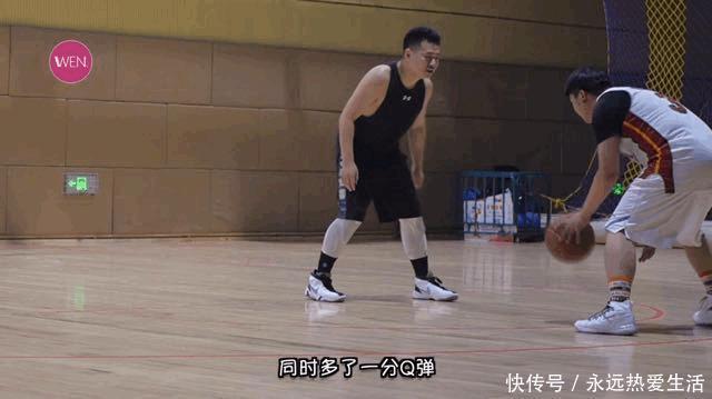 不足三百块,配置竟然不输WOW正代的经典球鞋