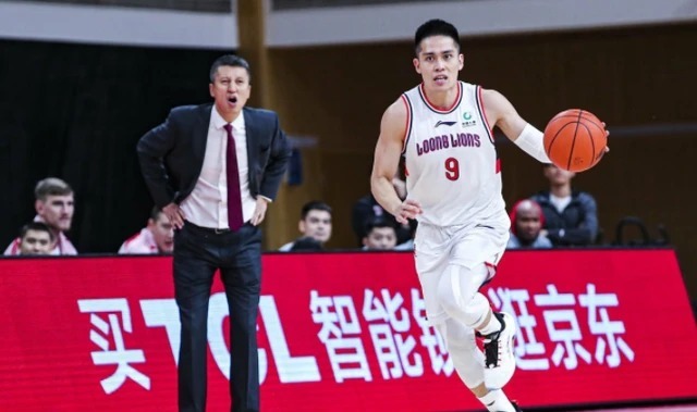 崔万军|CBA正式官宣！郭士强爱将完成续约，拒绝北京首钢挖人