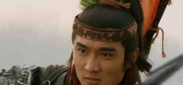 宋江|双枪将董平一生的功绩无法弥补一个错误,下场凄惨遭腰斩