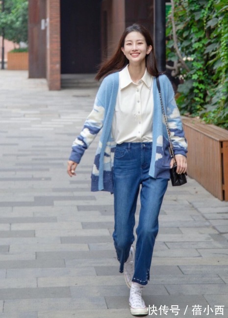 牛仔裤|换季当然要穿“针织衫+牛仔裤”!时髦耐看还百搭,直接照搬也美