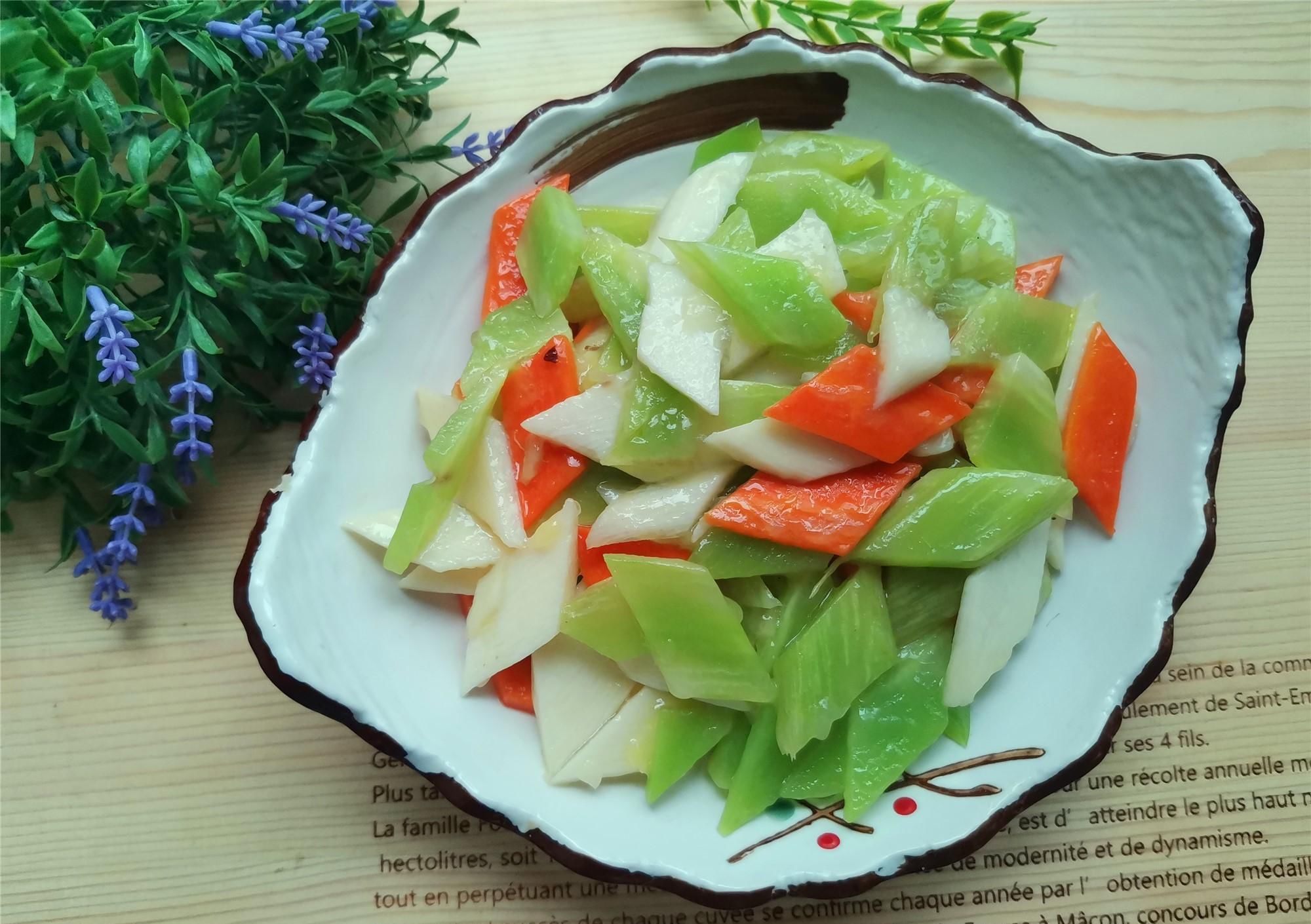 节日家宴素菜小炒，把这三种食材放在一起炒，简单快手，清淡脆嫩