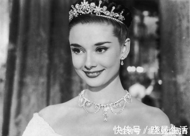 美术生画@美术生画3000道直线,最后的成品晃瞎眼:女神本神