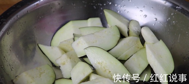 干辣椒|终于找到茄子最好吃的做法,我家一周做5次,比吃肉还解馋,香!