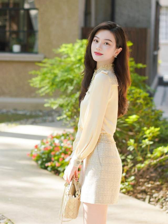 女孩子|秋季,针织衫配半身裙高级洋气,让你可咸可甜,秒变初恋女友模样