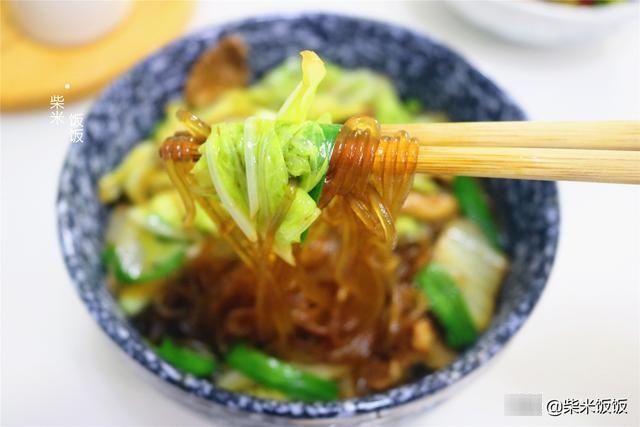 入冬之后,它是我家最常吃的一道菜,3种食材一锅炖,简单好吃