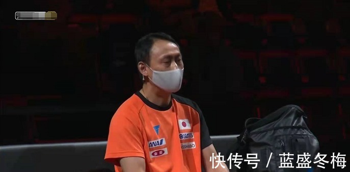 12-11|3-1！张本智和晋级四强，赢一球高呼一声，情绪振奋，爸爸鼓掌！