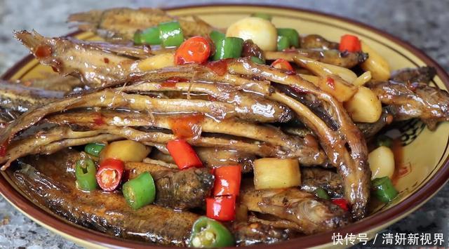 汤汁|大厨透露红烧泥鳅的做法,皮酥肉嫩超入味,上桌连汤汁都不剩