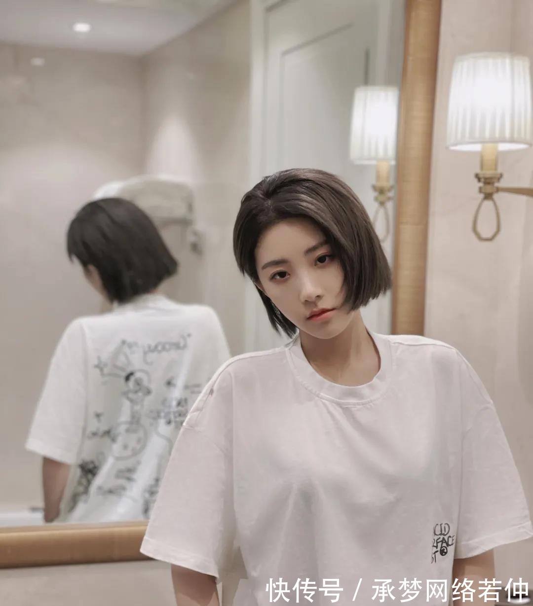 直角肩|女生如果有这3个“特征”,就剪掉你的长发吧,短发更适合你!