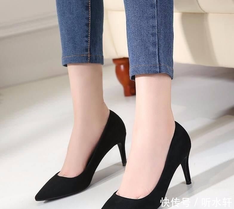 尖头|尖头细高跟具有百搭的效果,让你光泽夺目而又温馨