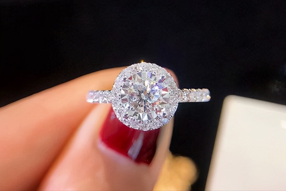 cnc 钻戒如何选择才显大,3个方法让你,少花钱,买大钻