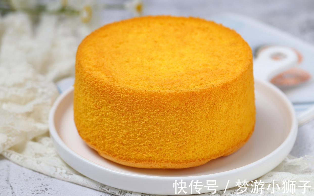 用南瓜做戚风蛋糕,细腻香甜金灿灿的,不回缩不塌陷一次就成功了