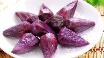 吃了显年轻的好食物，男女坚持吃，促进排毒，预防便秘，滋养肌肤