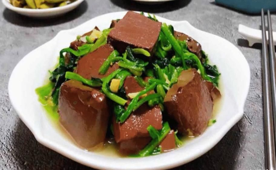 冬天,吃大鱼大肉不如它,简单炒一炒,补血补铁,不懂太可惜