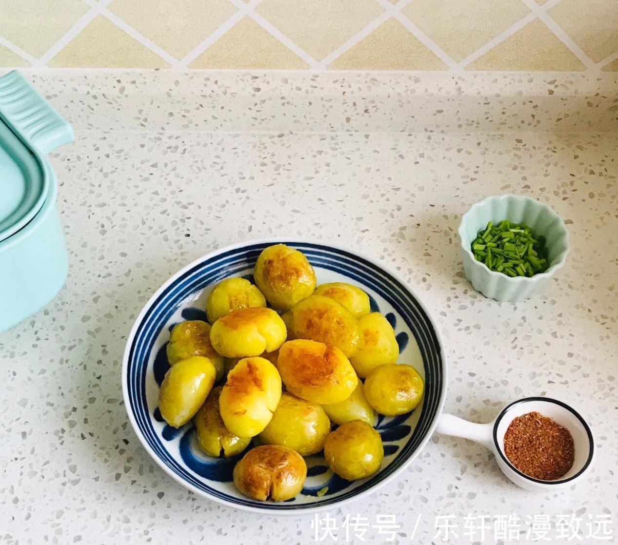 小土豆|土豆的新吃法,鲜香入味,一口一个,孩子很喜欢吃