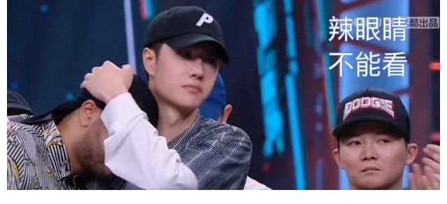 队员|柔情与阳刚！王一博男友力式拥抱队员，大神在其怀中显温馨