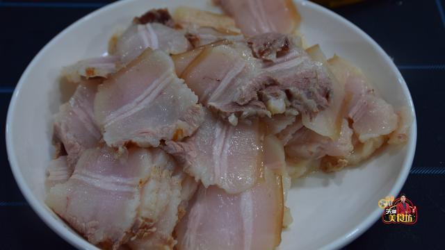 回锅肉最好吃的家庭做法,简单美味又下饭,看看你喜欢吃不