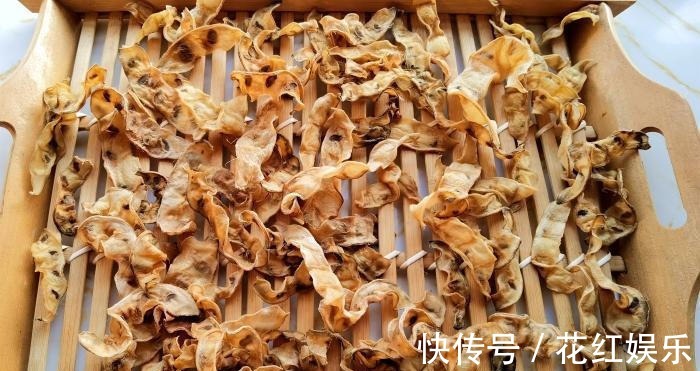 秋天,遇到此菜我从不手软,一次买10斤,晒干囤起来,冬天吃真香