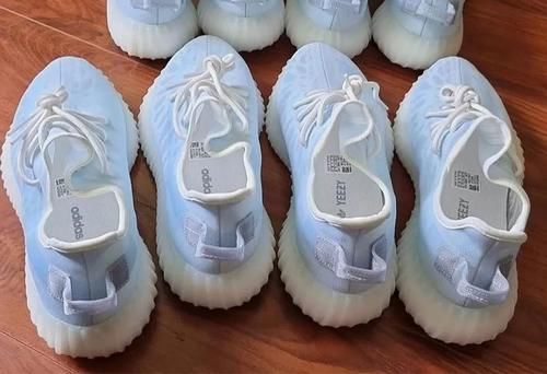 “全透” Yeezy 350 V2 曝四双新配色！发售日期都有了！