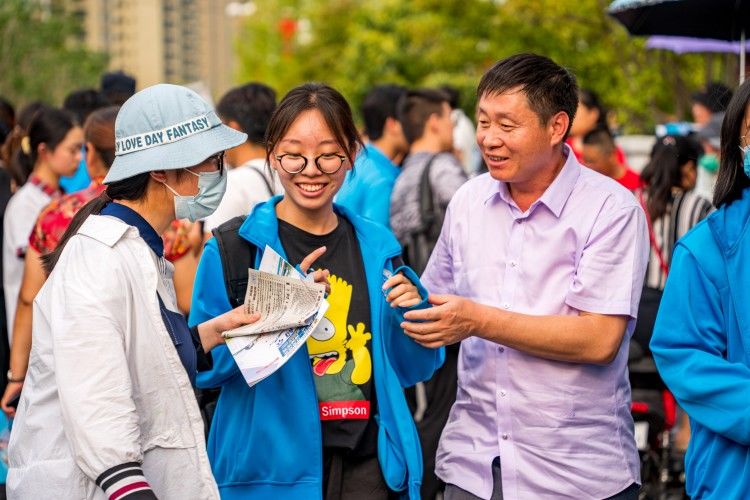 高考|高考首日结束，济宁考生满目神清气爽、怡然自得